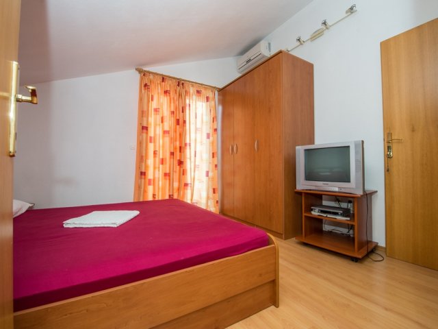Apartments Lory - Tribunj AP Modrá (4+0)