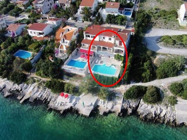 Villa Marija-byt s bazénem a krásným výhledem na moře