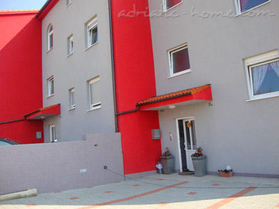 Apartments Šarić AP2 (4+3) Pula