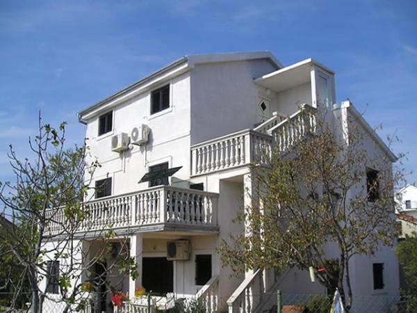 Apartments Mario Pakoštane AP1 (4 +2)