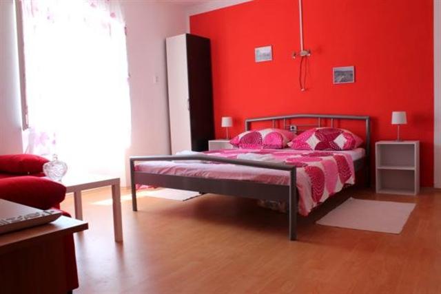Apartments Tragurion - Trogir AP Red (2+2)
