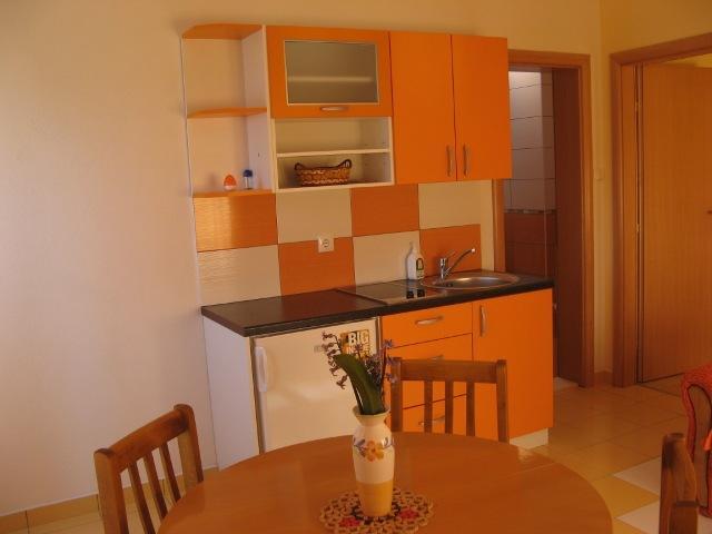 Apartments Otok - Trogir, Ciovo, Okrug Gornji AP4 (2+2)