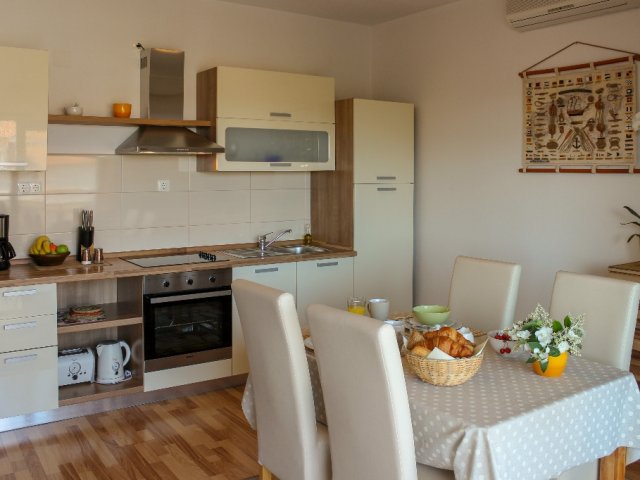 Apartments Hrabar - Trogir AP2 (2+2)