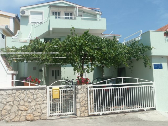 Apartmani Otok - Trogir, Čiovo, Okrug Gornji AP2 (2+2), dvije spavaće sobe